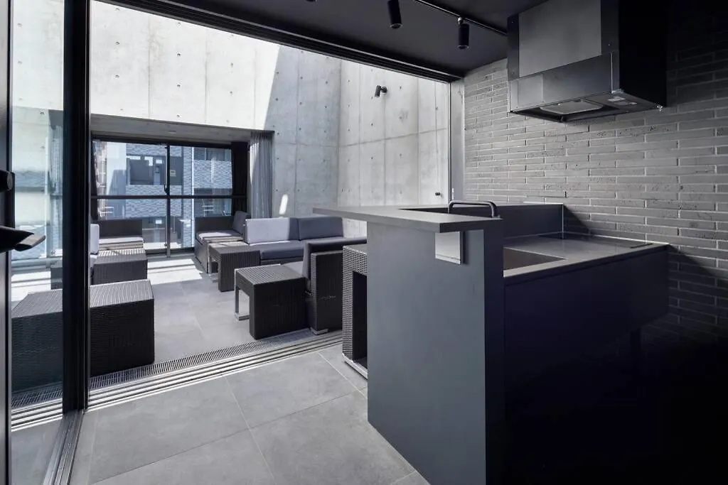 Villa Tokyo Diagonal Tower