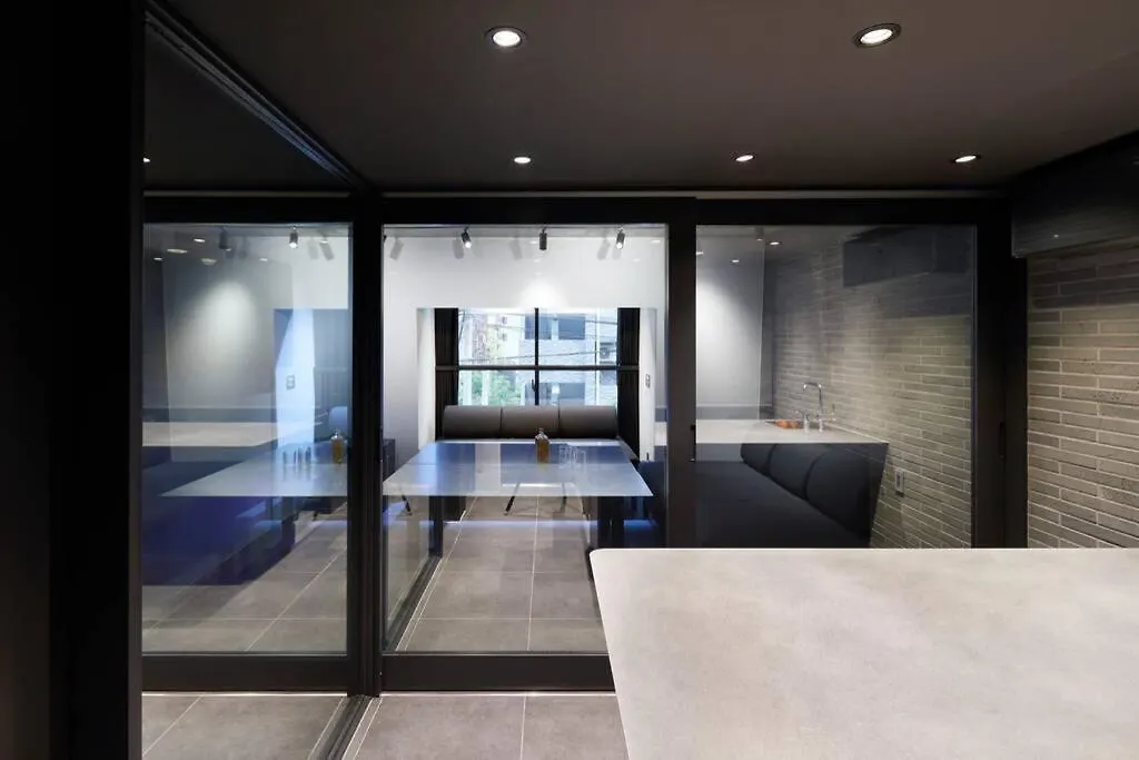 Villa Tokyo Diagonal Tower